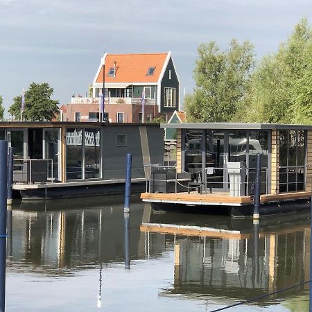 Comfortable Houseboat In Volendam Marina Exterior photo