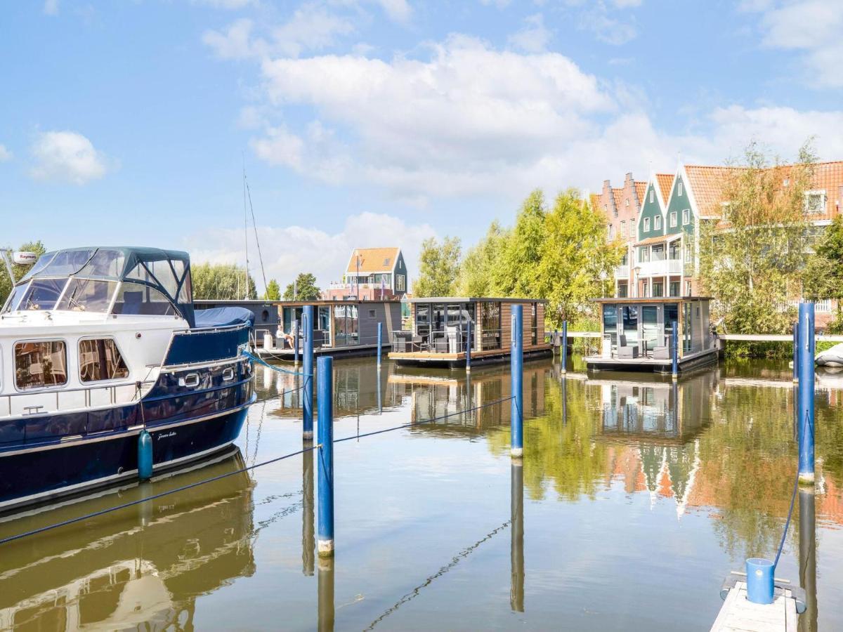 Comfortable Houseboat In Volendam Marina Exterior photo