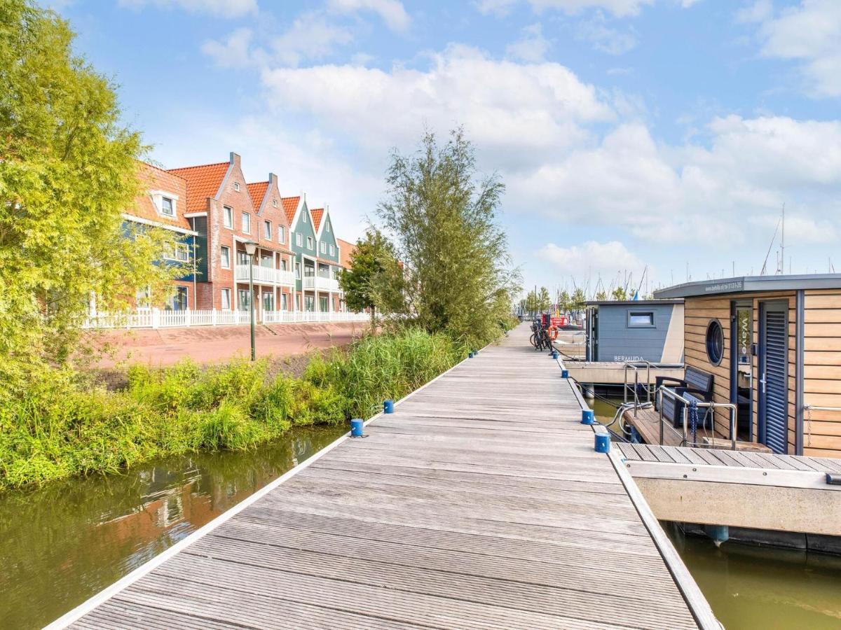 Comfortable Houseboat In Volendam Marina Exterior photo