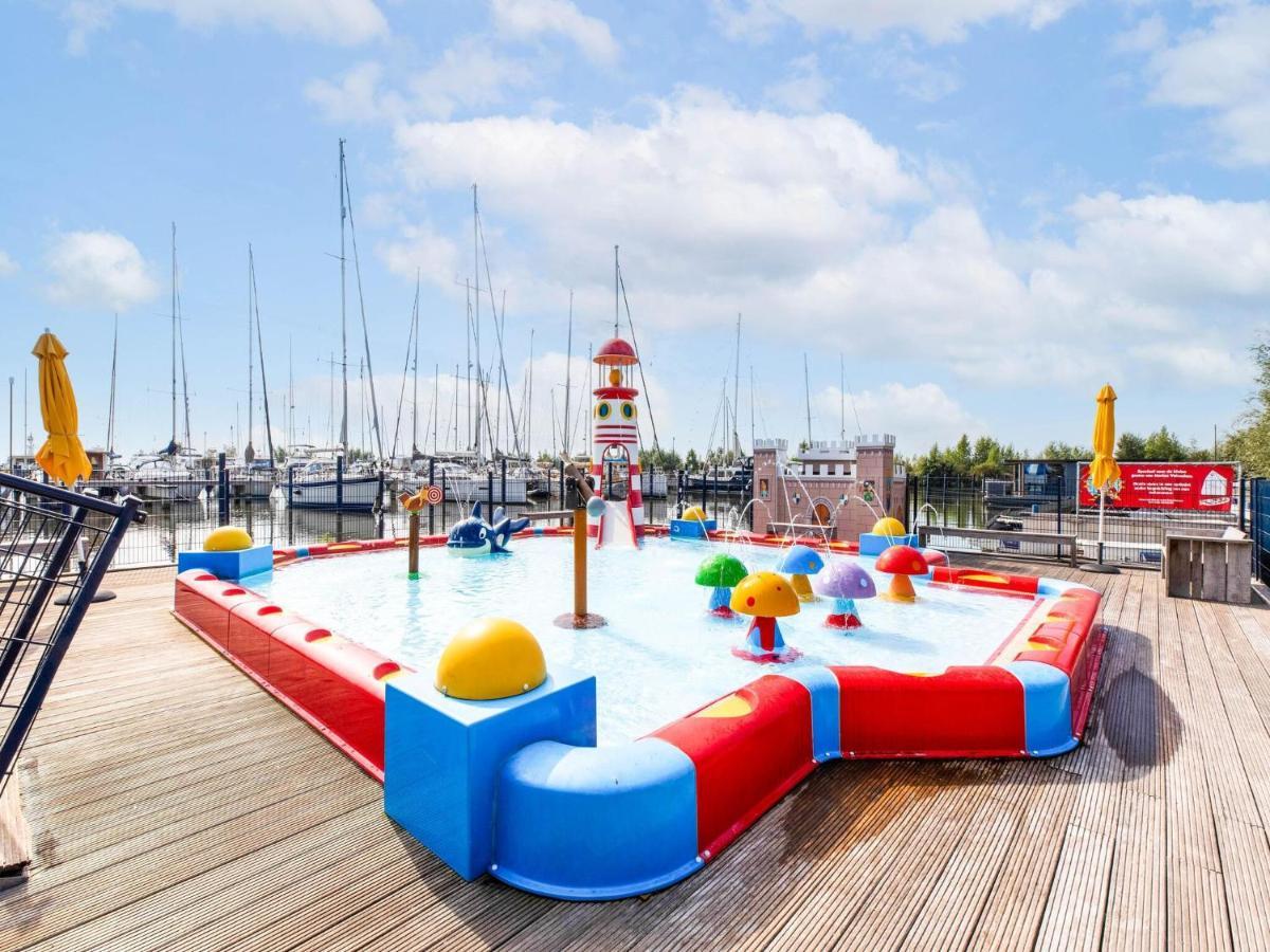 Comfortable Houseboat In Volendam Marina Exterior photo
