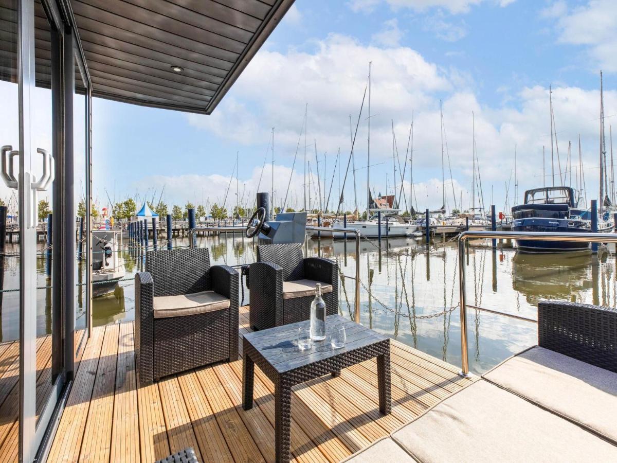 Comfortable Houseboat In Volendam Marina Exterior photo